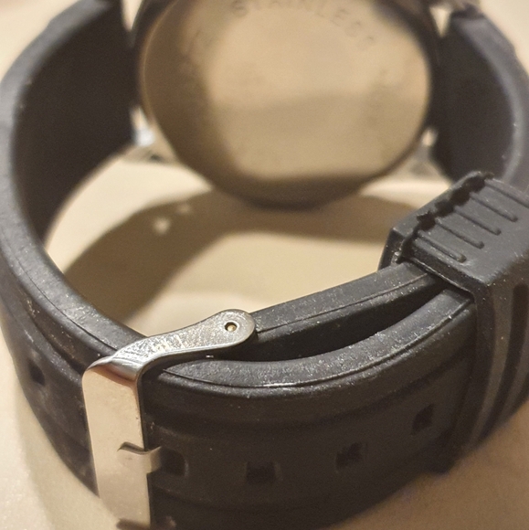 10/$20 Silver/Black Rubber Band Men's Watch - Picture 3 of 4